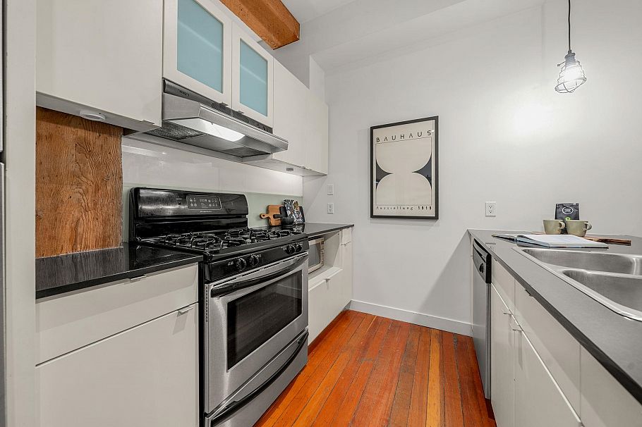 204 310 Water Street Vancouver, BC - 17