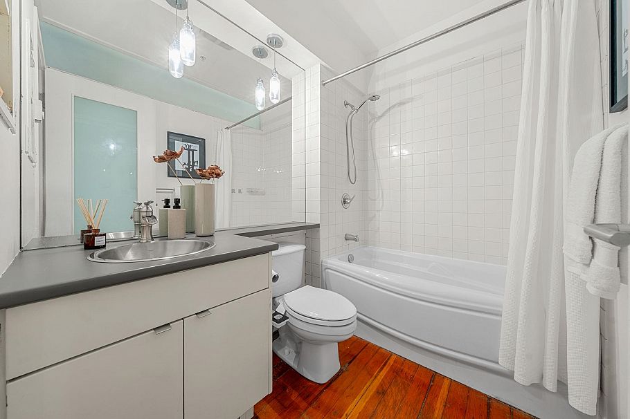 204 310 Water Street Vancouver, BC - 24