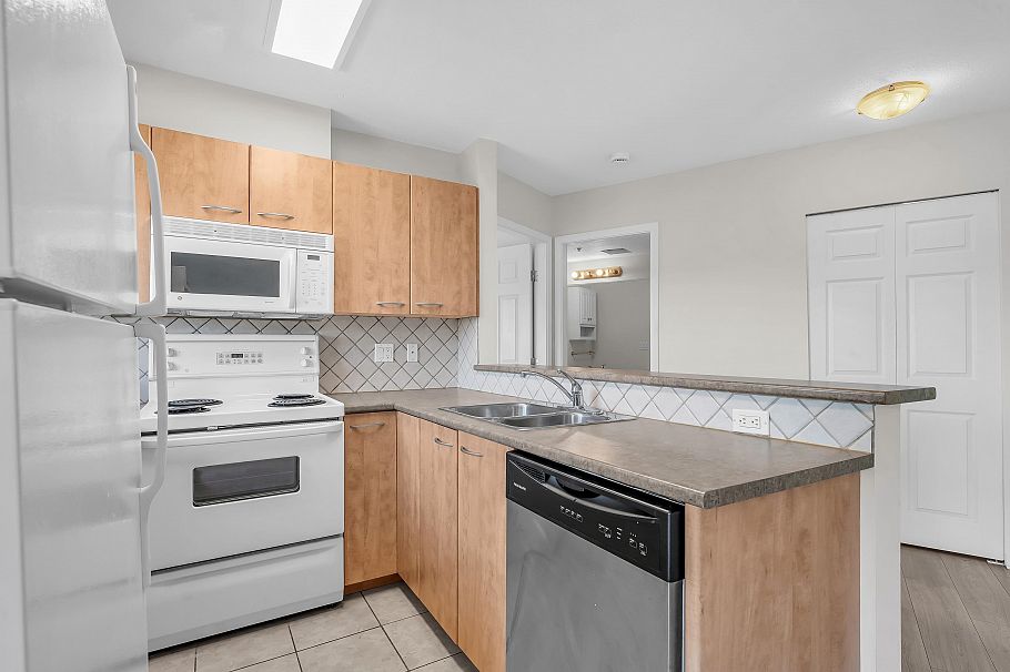 101 2973 Kingsway Vancouver, BC - 23