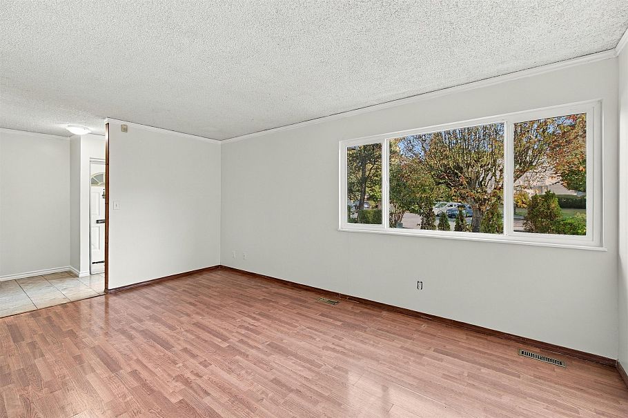 64 3433 E 49th Avenue Vancouver, BC - 9