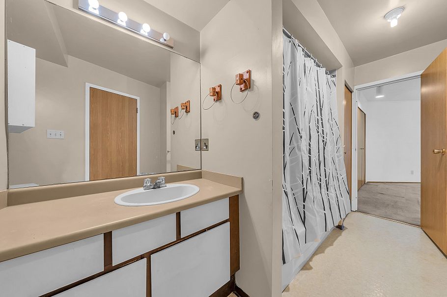 110 2222 Prince Edward Street Vancouver, BC - 16