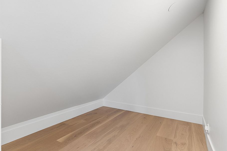 2 1986 E 8th Avenue Vancouver, BC - 25