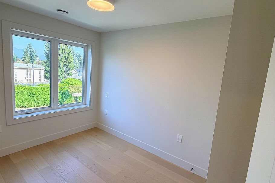 1402 E 18th Avenue Vancouver, BC - 6