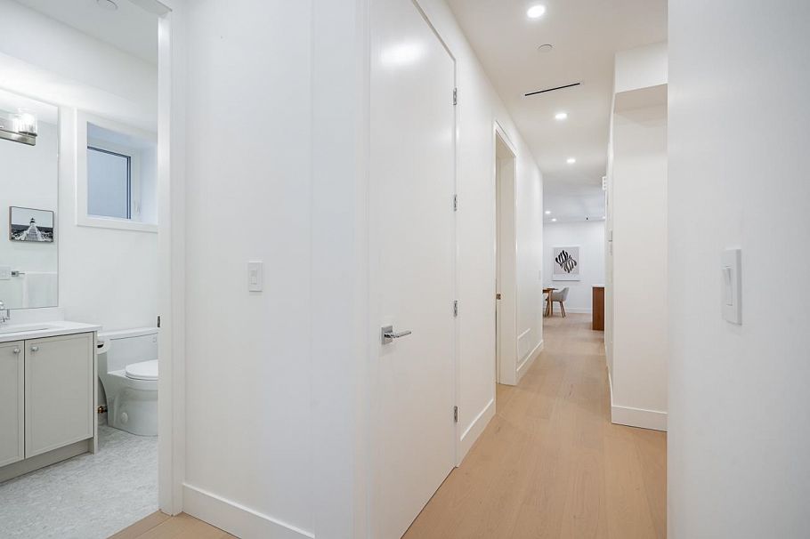 2 1845 E 51st Avenue Vancouver, BC - 27
