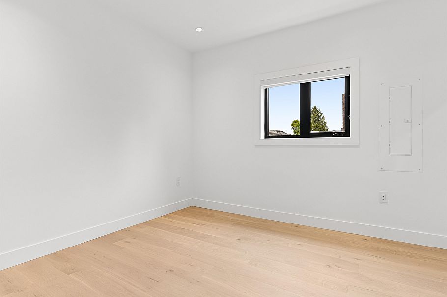 1 1986 E 8th Avenue Vancouver, BC - 11