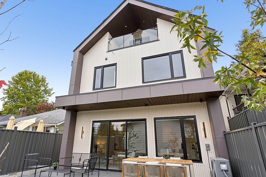 2 1986 E 8th Avenue Vancouver, BC - 33