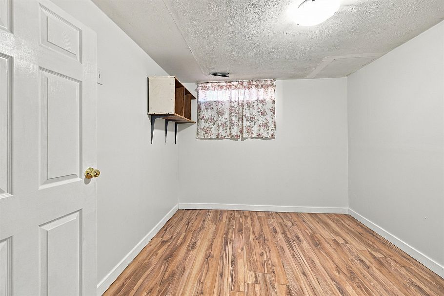 64 3433 E 49th Avenue Vancouver, BC - 32
