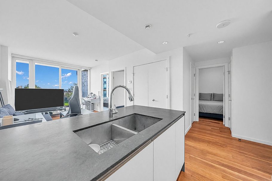 908 8488 Cornish Street Vancouver, BC - 5