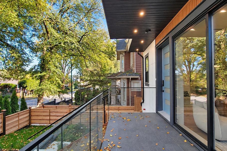 1 746 E 12th Avenue Vancouver, BC - 30