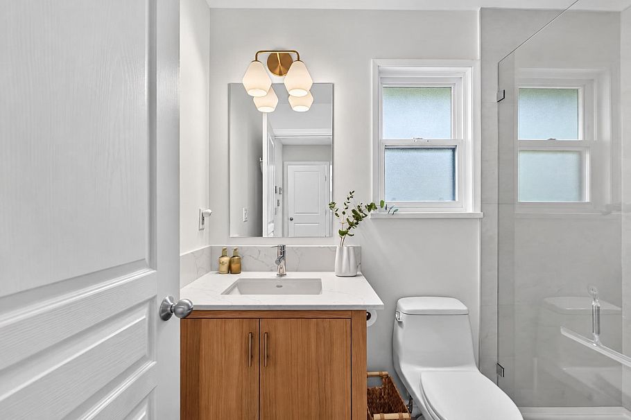 135 E 43rd Avenue Vancouver, BC - 28