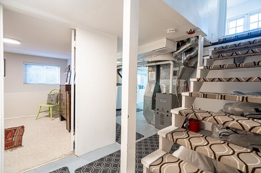 416 W 6th Street North Vancouver, BC - 30
