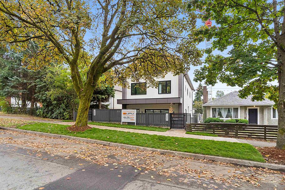 1 1986 E 8th Avenue Vancouver, BC - 35