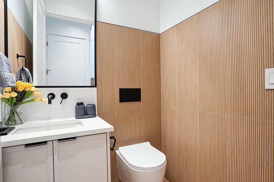 1 1986 E 8th Avenue Vancouver, BC - 10