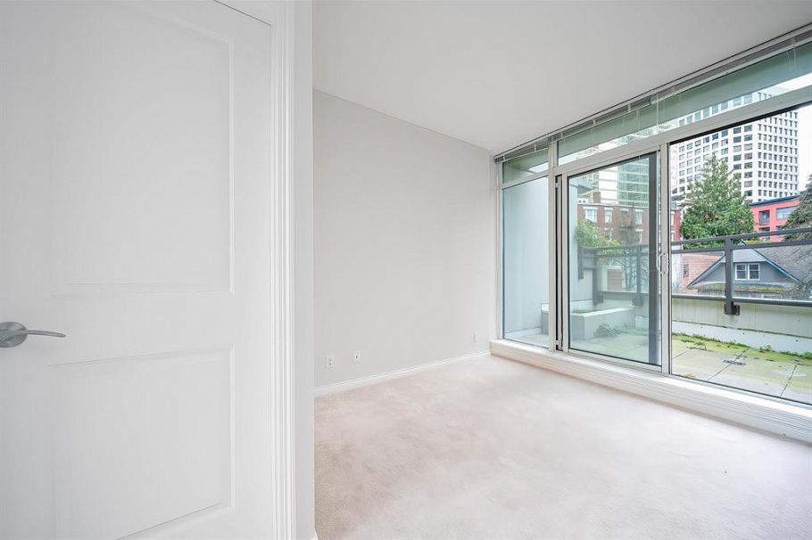 303 1211 Melville Street Vancouver, BC - 17
