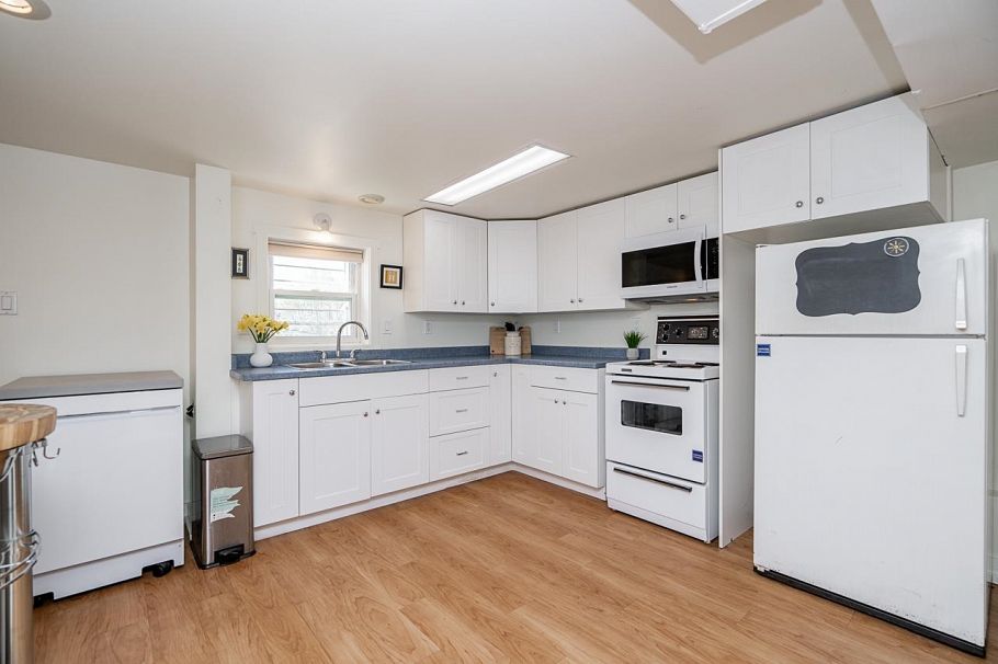 3415 Dundas Street Vancouver, BC - 27