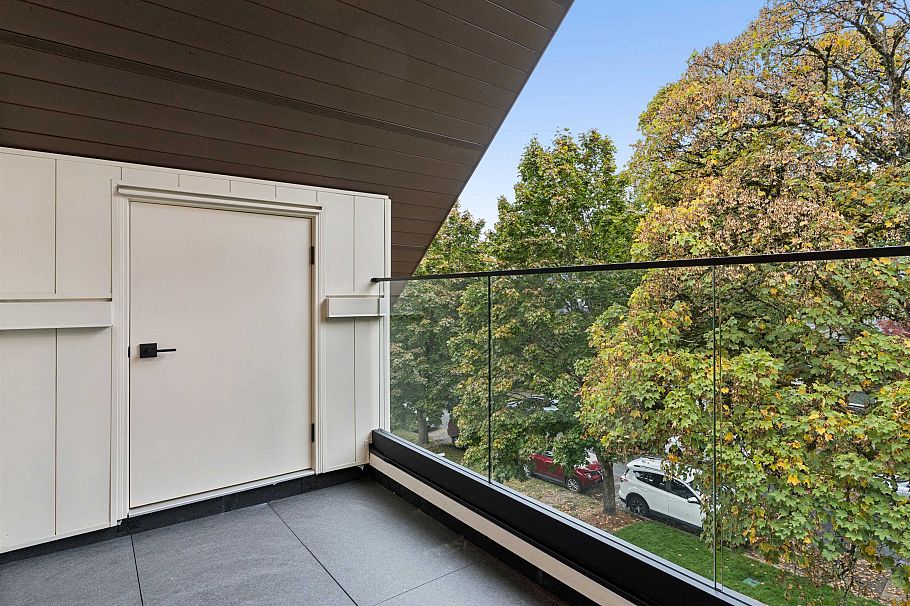 1 1986 E 8th Avenue Vancouver, BC - 25