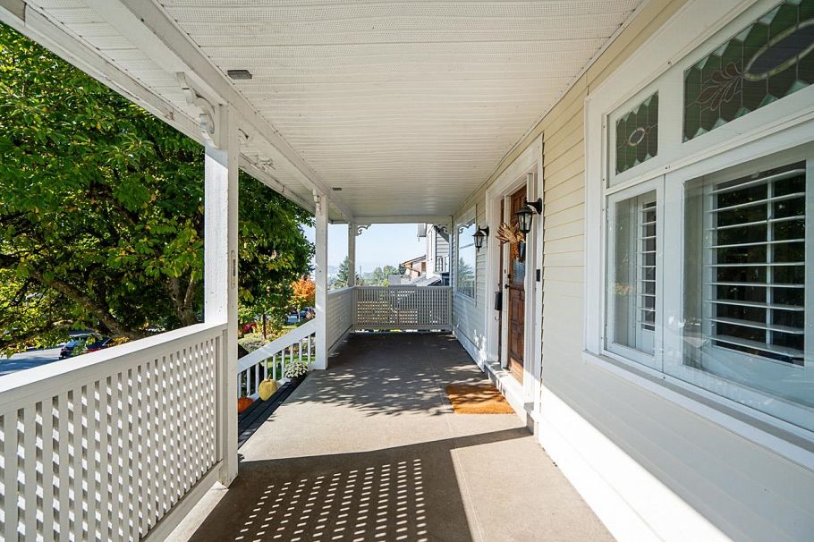 416 W 6th Street North Vancouver, BC - 3