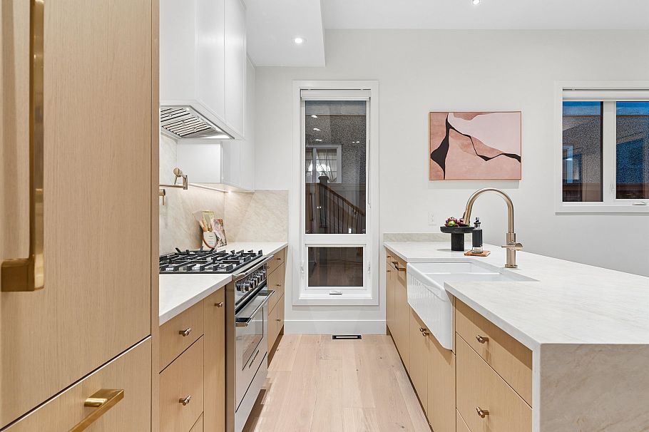 2 2541 E 2nd Avenue Vancouver, BC - 5