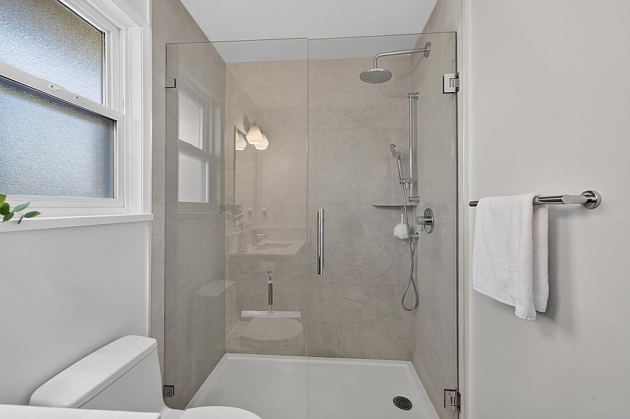 135 E 43rd Avenue Vancouver, BC - 30
