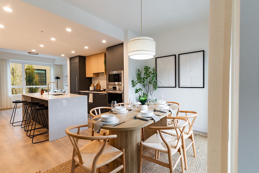 111 2050 Glenaire Drive North Vancouver, BC - 1