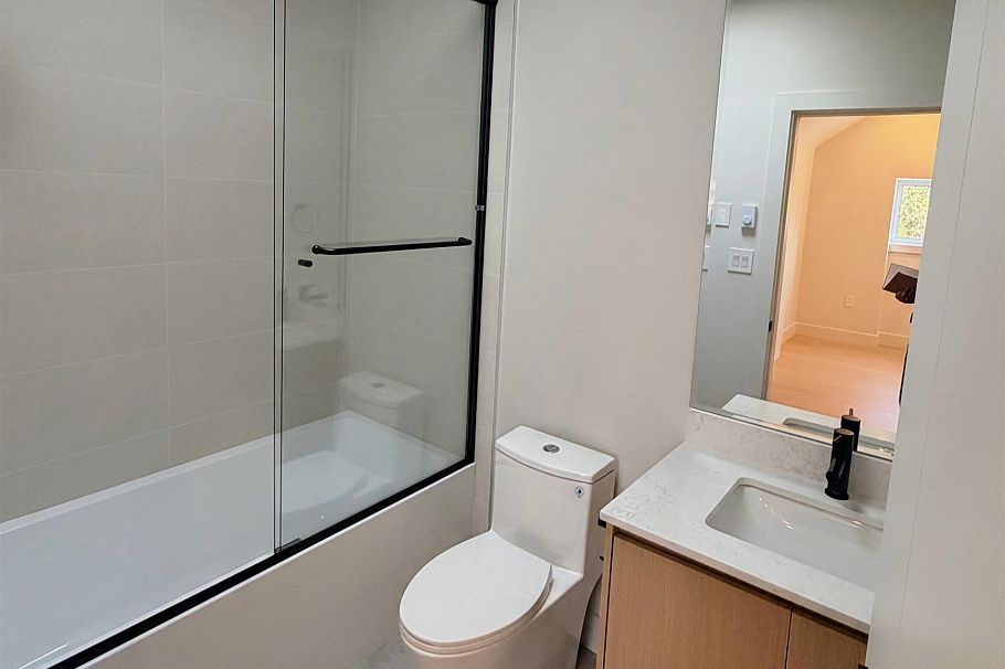 1402 E 18th Avenue Vancouver, BC - 10