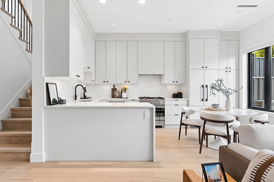 2 1986 E 8th Avenue Vancouver, BC - 6