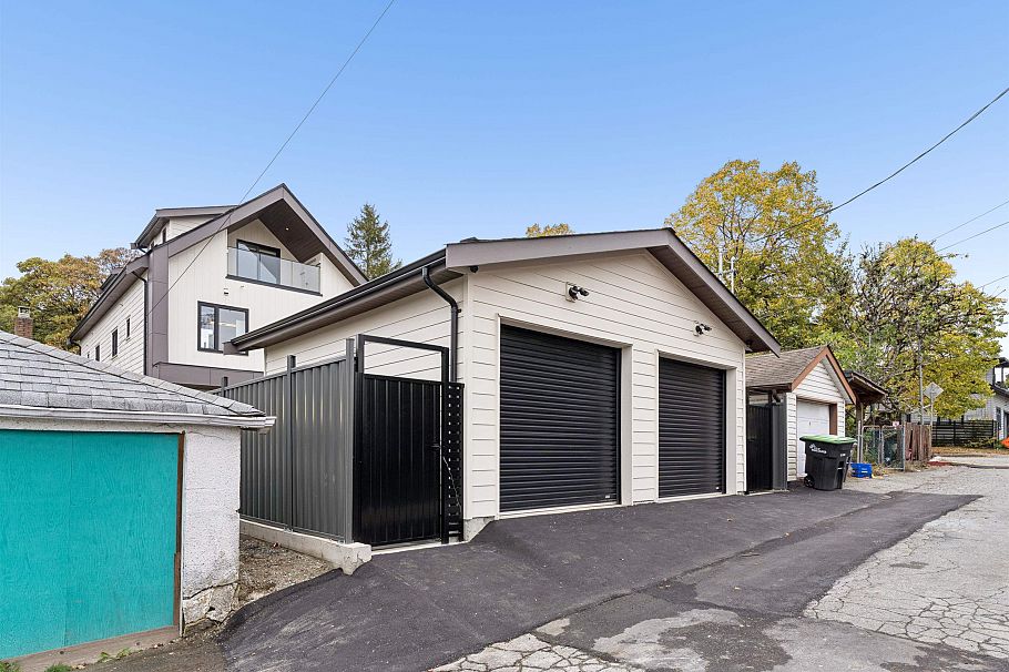 2 1986 E 8th Avenue Vancouver, BC - 34