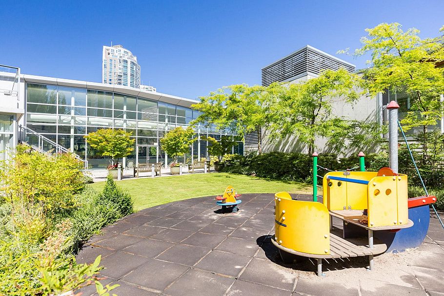 908 1408 Strathmore Mews Vancouver, BC - 40