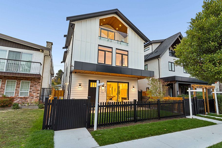 2 2541 E 2nd Avenue Vancouver, BC - 25
