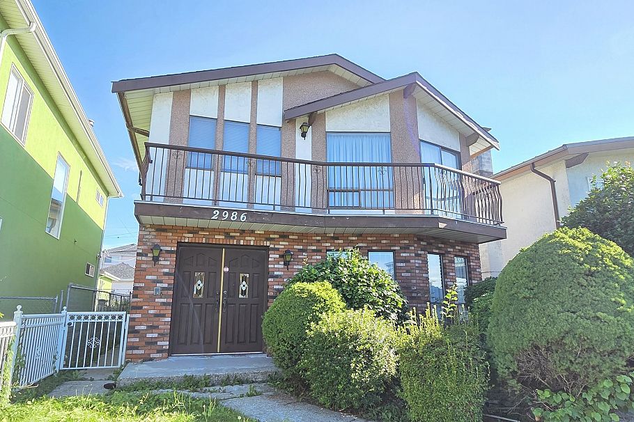 2986 E 3rd Avenue Vancouver, BC - 1