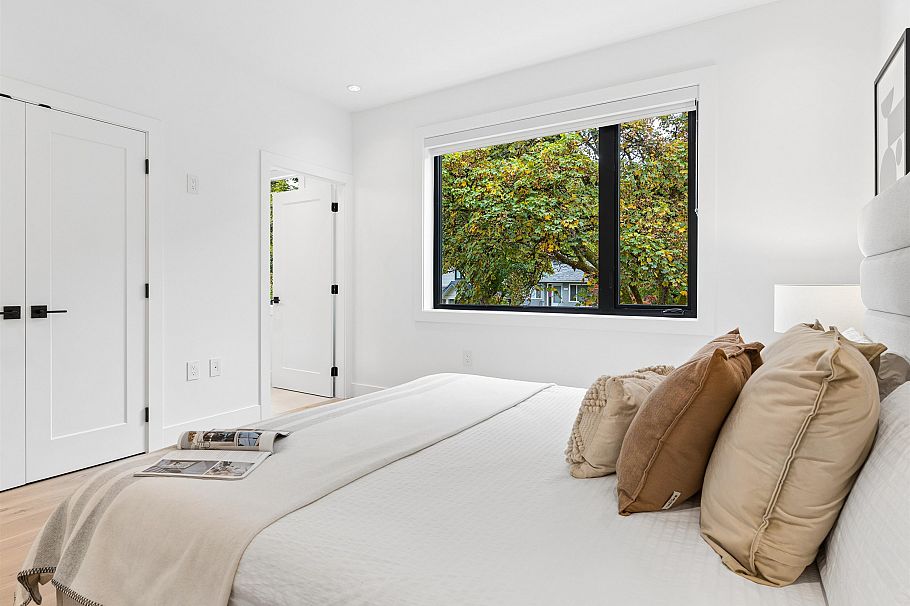 1 1986 E 8th Avenue Vancouver, BC - 16