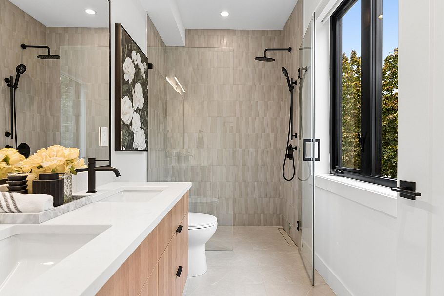 1 1986 E 8th Avenue Vancouver, BC - 17