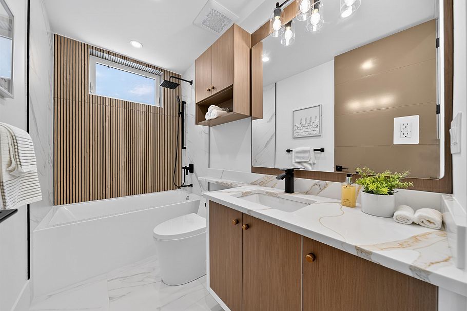 1 847 E 10th Avenue Vancouver, BC - 11