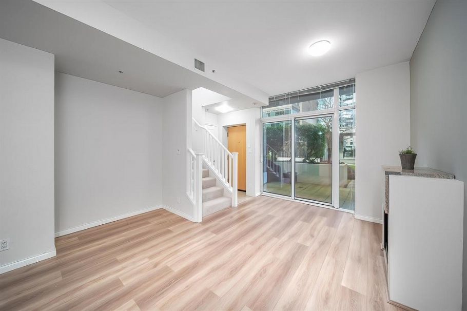 303 1211 Melville Street Vancouver, BC - 7
