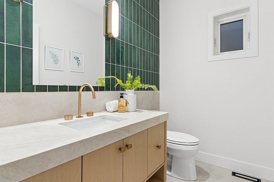 2 2541 E 2nd Avenue Vancouver, BC - 2