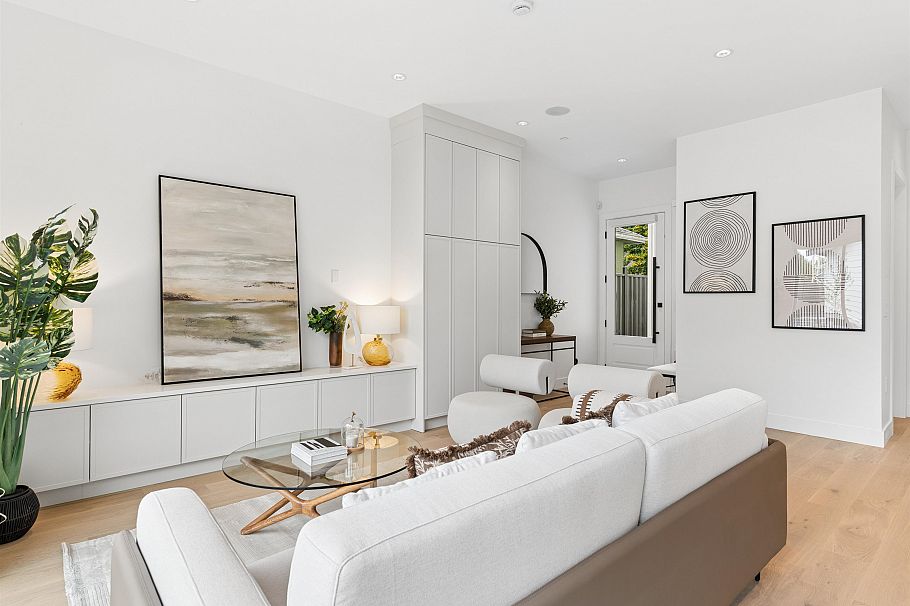 2 1986 E 8th Avenue Vancouver, BC - 9