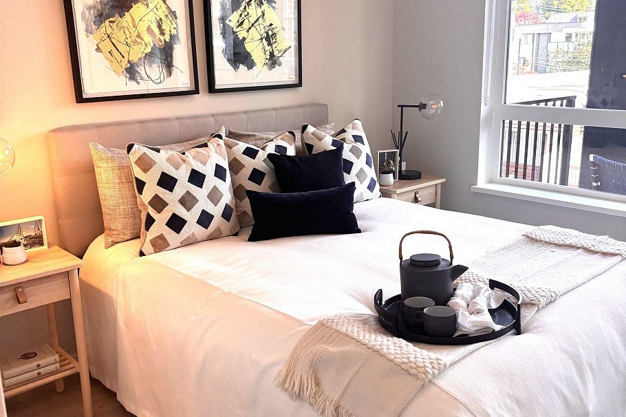 401 110 E 17th Street North Vancouver, BC - 4