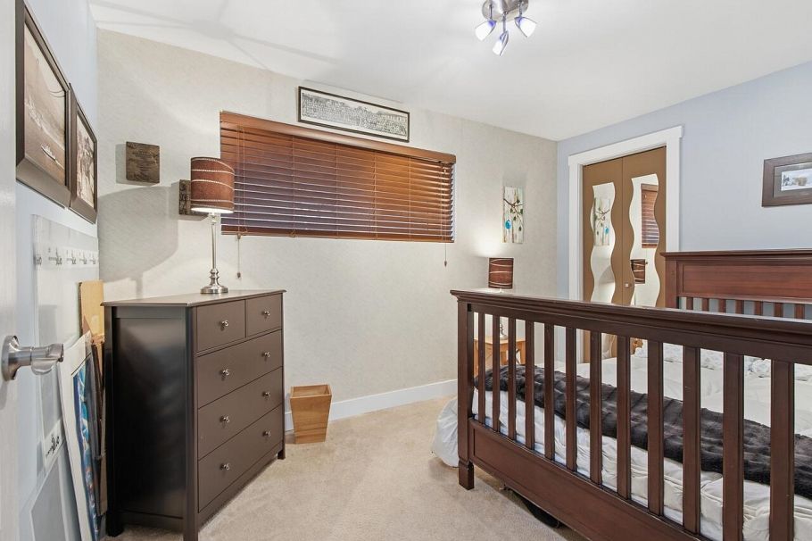 532 W 23 Street North Vancouver, BC - 18