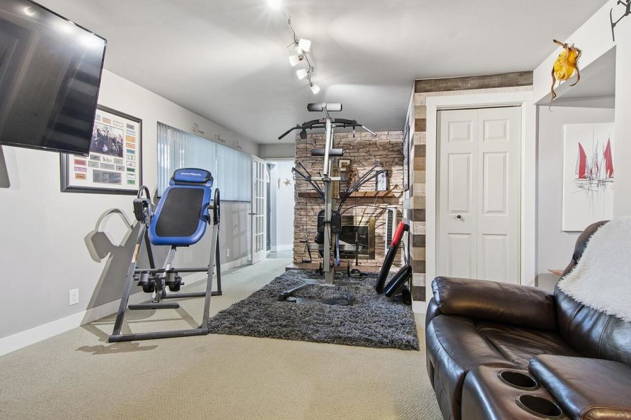 532 W 23 Street North Vancouver, BC - 15