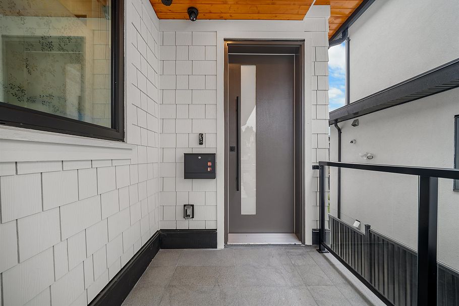 1554 W 66th Avenue Vancouver, BC - 20
