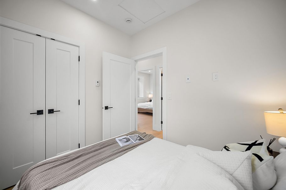 1554 W 66th Avenue Vancouver, BC - 14