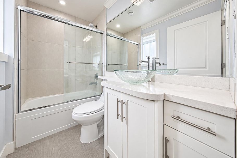 2216 Mannering Avenue Vancouver, BC - 10