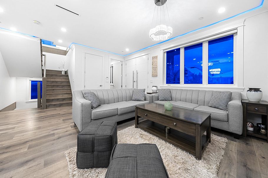 6970 Inverness Street Vancouver, BC - 6