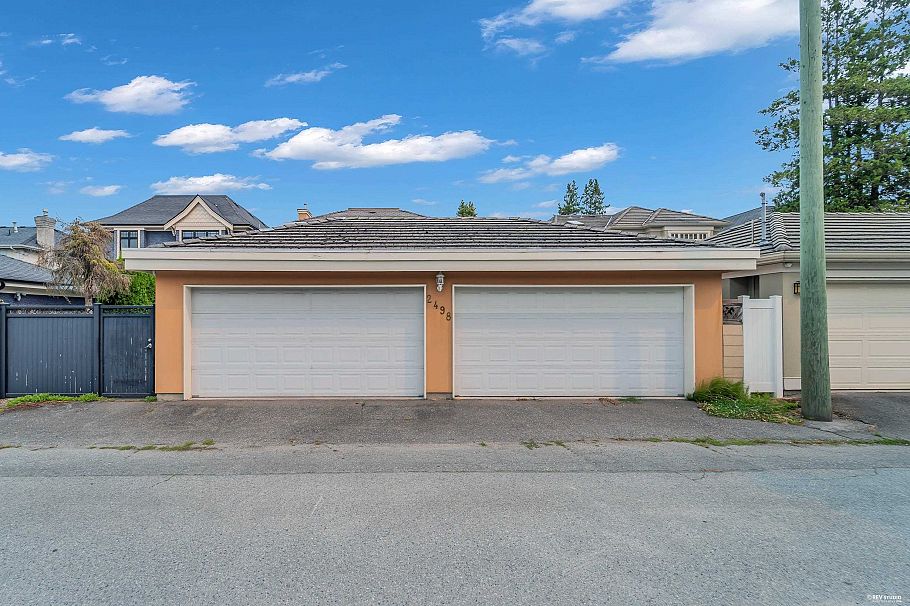 2498 W 22nd Ave Avenue Vancouver, BC - 38