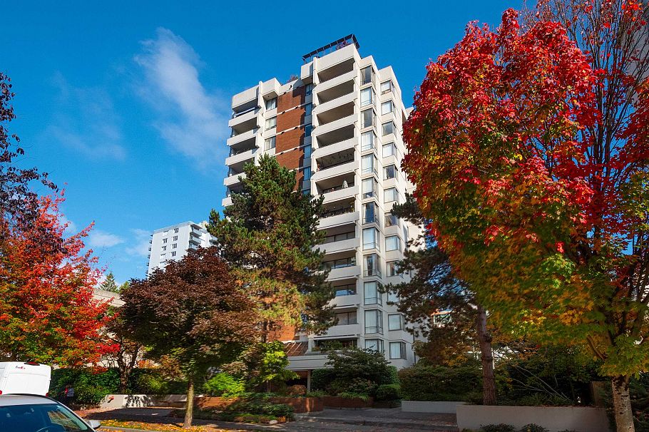 201 1127 Barclay Street Vancouver, BC - 1