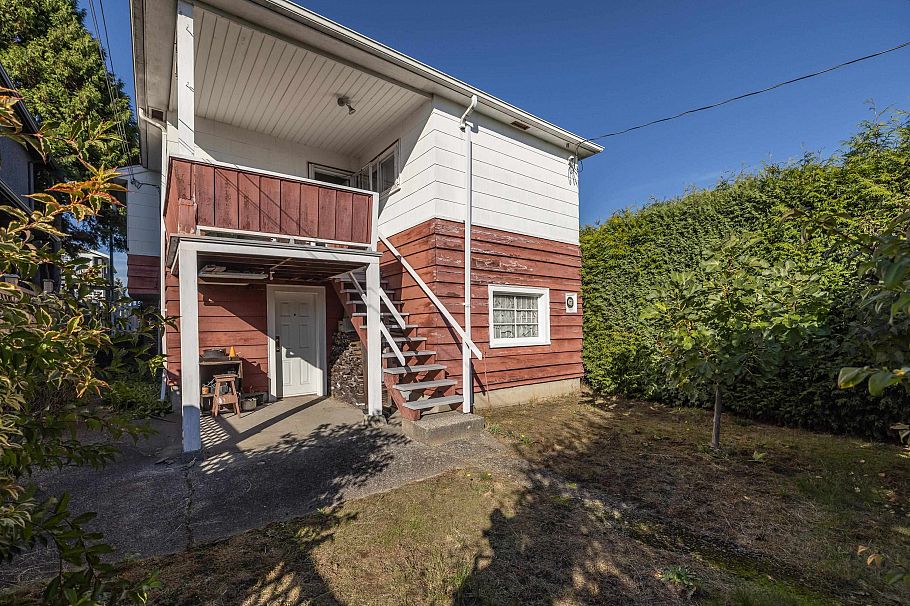 3368 Parker Street Vancouver, BC - 34