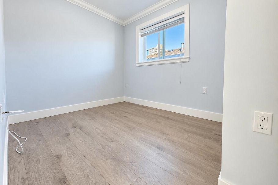 2216 Mannering Avenue Vancouver, BC - 14