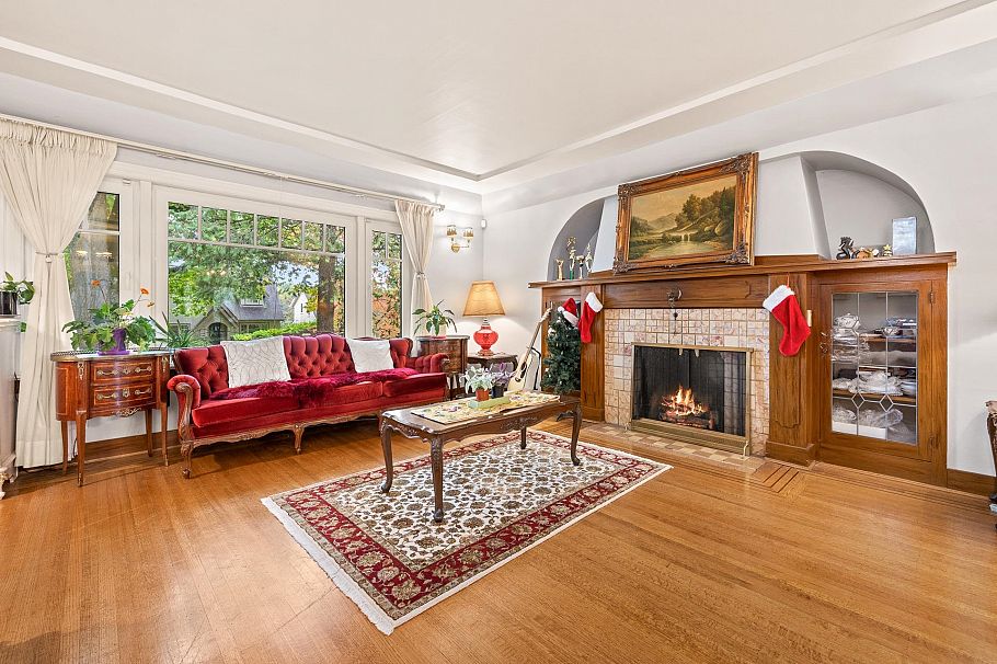 2923 W 32nd Avenue Vancouver, BC - 3