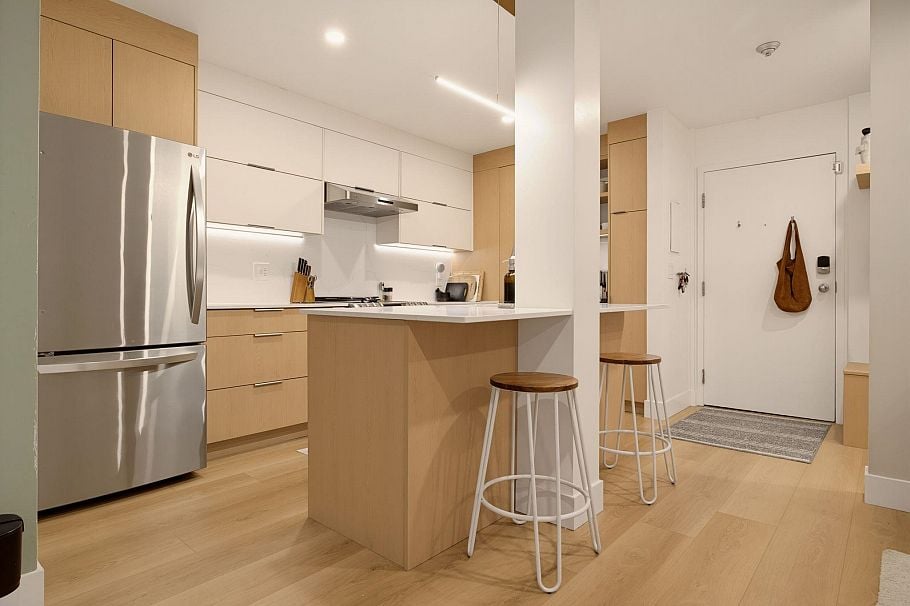 204 1345 Comox Street Vancouver, BC - 6