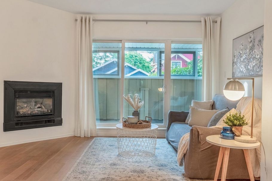 7 3250 W 4th Avenue Vancouver, BC - 3